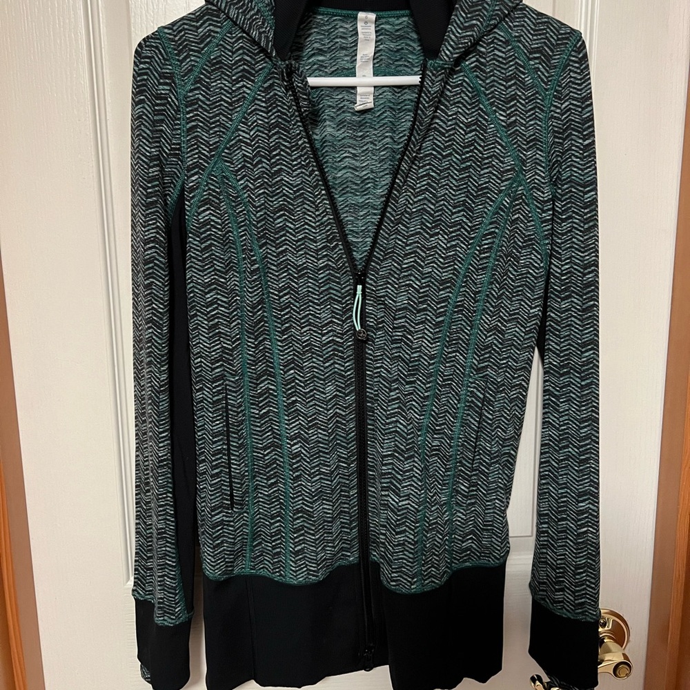 Lululemon  Size 6  Daily Practice Hooded Jacket